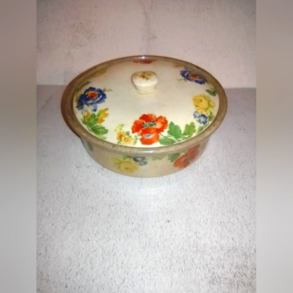 Harker, Oriental Poppy, Covered Oven Crock